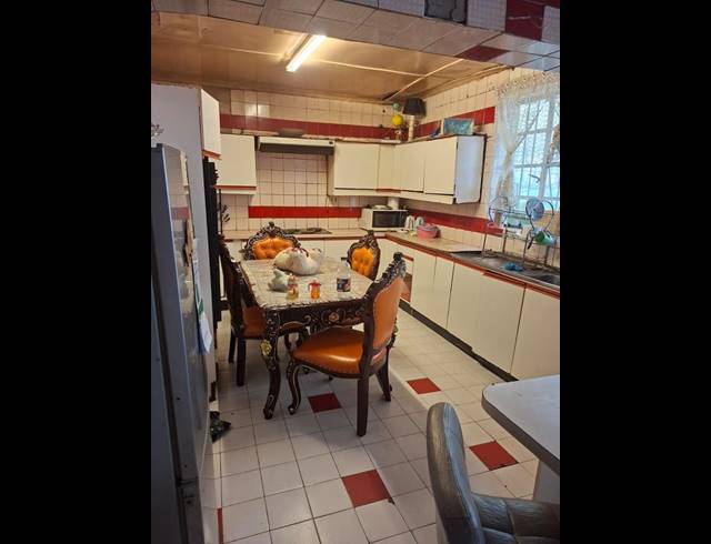 3 BEDROOM HOUSE FOR SALE IN MAYFAIR